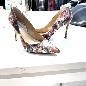 Brand new BCBG heels